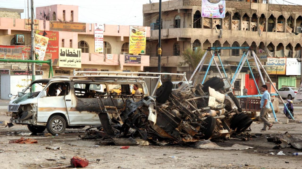 In Baghdad gehören Attentate zum Alltag. Das Bild zeigt einen Markt nach dem Anschlag am 06. August 2015