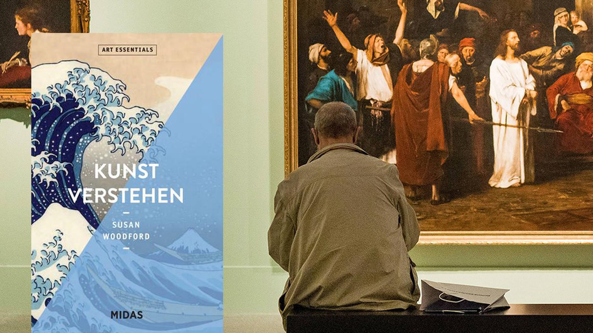 Ein Mann sitzt in einem Museum vor einem Gemälde von Mihaly Munkacsy. Ein Mann sitzt in einem Museum vor einem Gemälde von Mihaly Munkacsy.