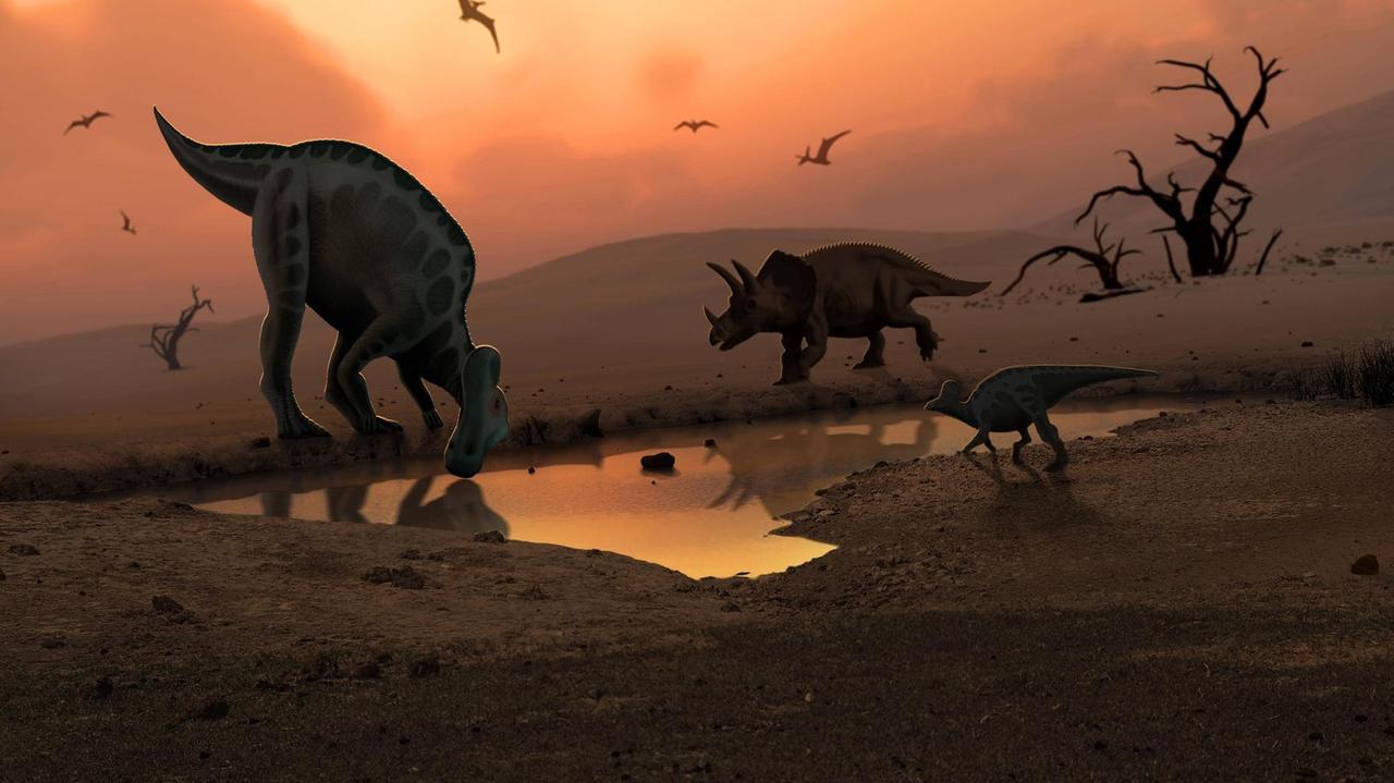 Drei Dinosaurier stehen in einer verwüsteten Szenerie an einem kleinen verbliebenen Wasserloch Drei Dinosaurier stehen in einer verwüsteten Szenerie an einem kleinen verbliebenen Wasserloch