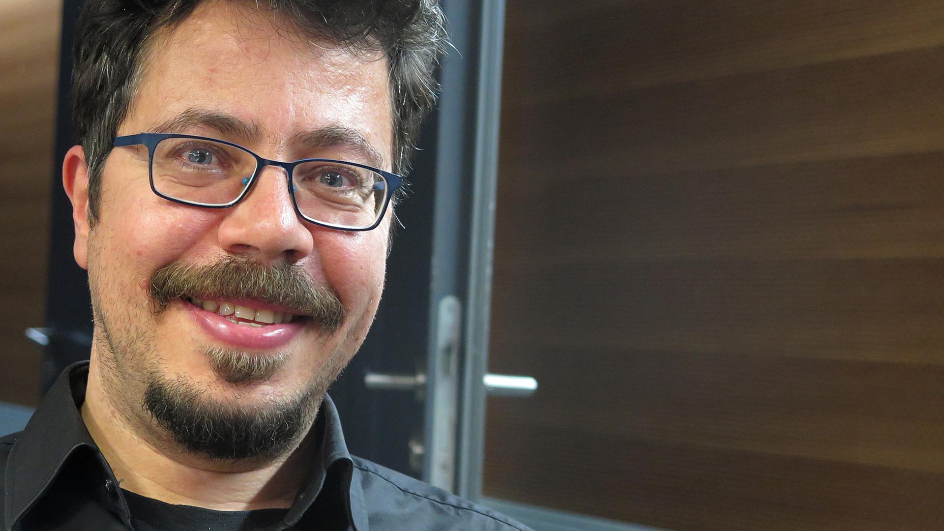 Der Politikwissenschaftler Bernd Ladwig im Studio von Deutschlandradio Kultur. Der Politikwissenschaftler Bernd Ladwig im Studio von Deutschlandradio Kultur.