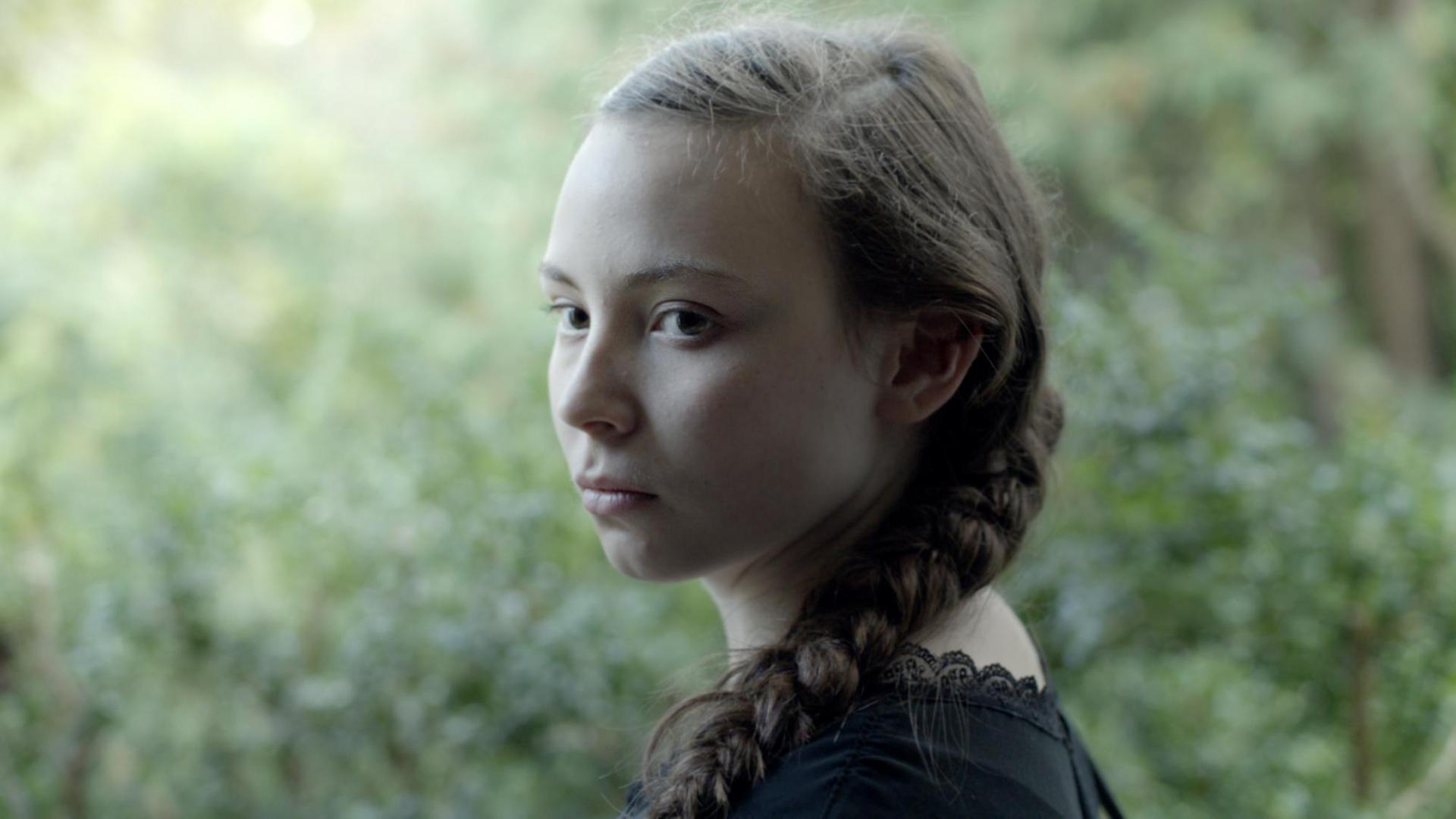 Cecilia Sparrok als Elle Marja