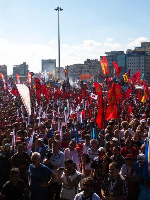Demonstration 2013 auf dem Taksim-Platz in Istanbul gegen den Umbau des Gezi-Parks