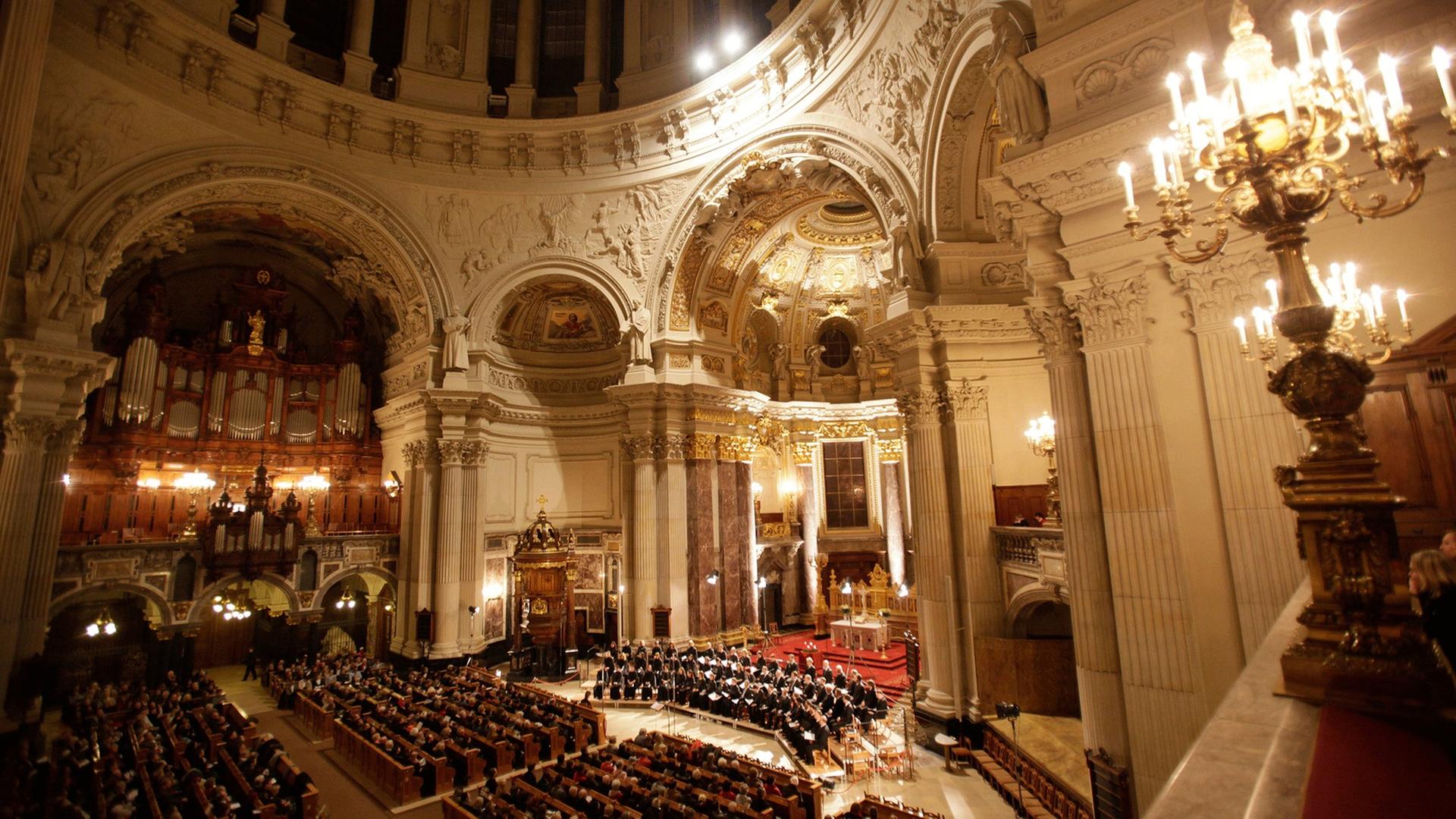 Der Rundfunkchor Berlin singt im Berliner Dom Der Rundfunkchor Berlin singt im Berliner Dom