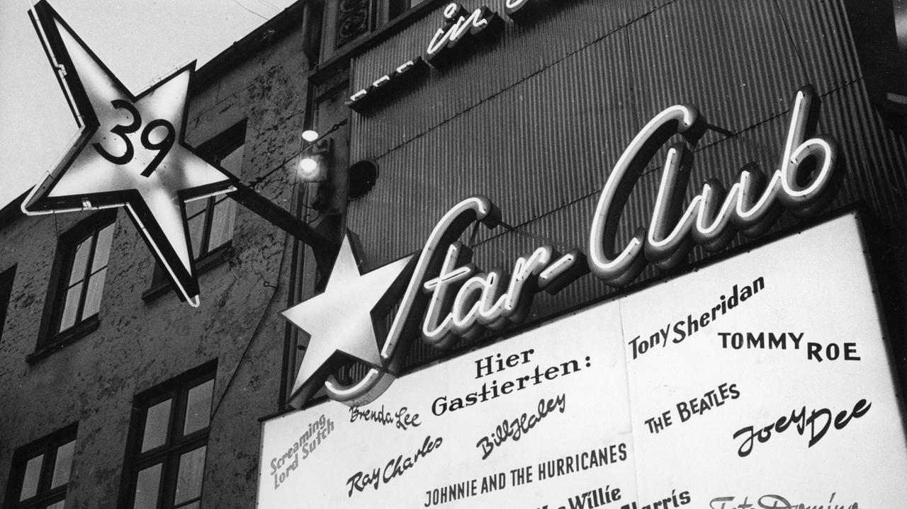 Der "Star-Club" auf der Großen Freiheit im Hamburger Vergnügungsviertel St. Pauli, in der schon Musikgrößen wie "The Beatles", Ray Charles, Jerry Lee Lewis und Fats Domino auftraten. Aufnahme von 1964. Der "Star-Club" auf der Großen Freiheit im Hamburger Vergnügungsviertel St. Pauli, in der schon Musikgrößen wie "The Beatles", Ray Charles, Jerry Lee Lewis und Fats Domino auftraten. Aufnahme von 1964.