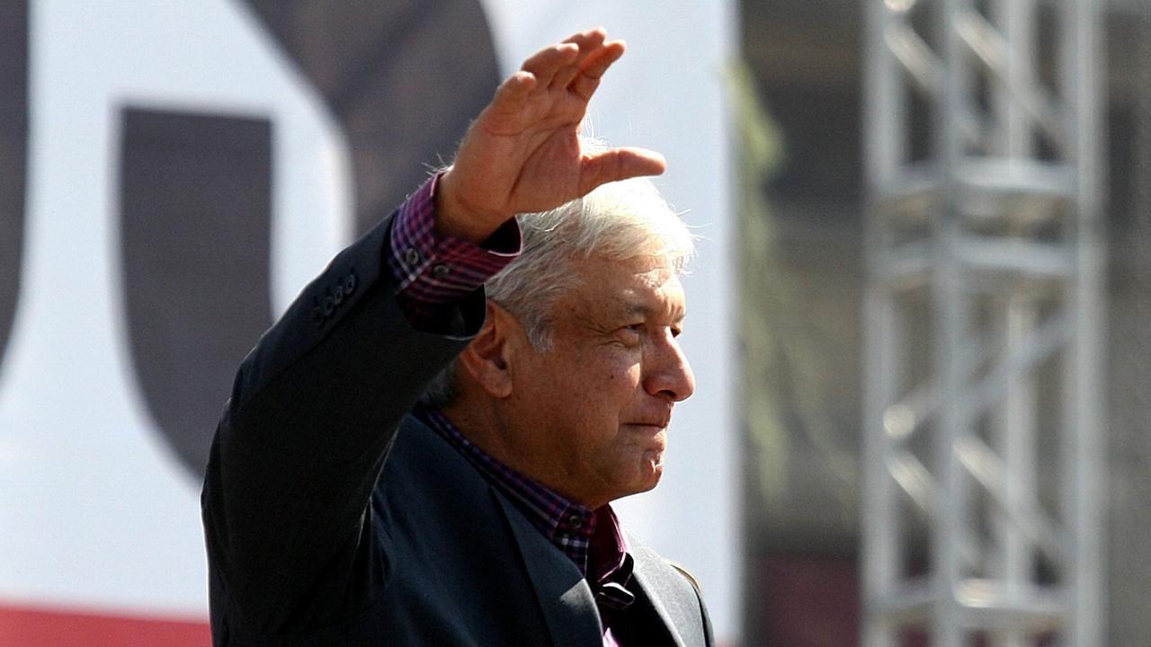 Der ewige Kandidat der Linken: Andrés Manuel López Obrador winkt seinen Anhängern zu.