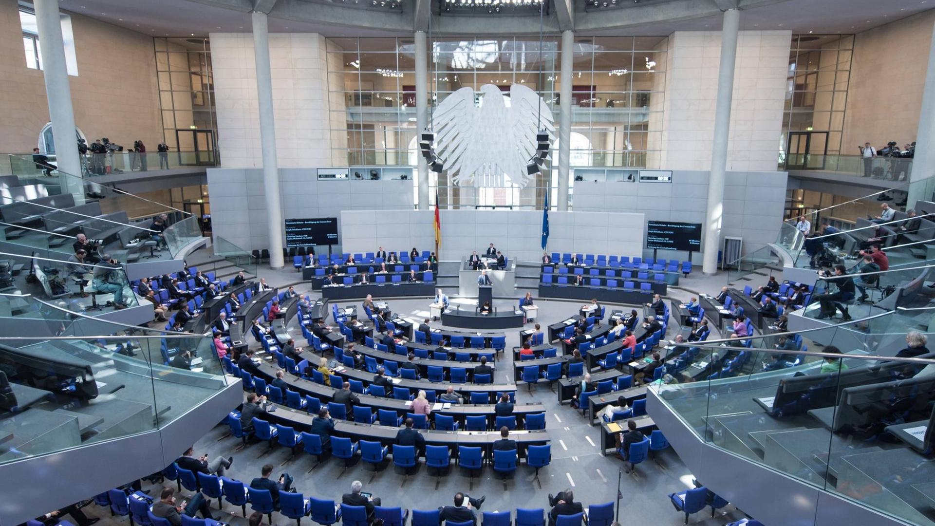 Plenarsitzung im Deutschen Bundestag zu den Auswirkungen der Corona-Pandemie Plenarsitzung im Deutschen Bundestag zu den Auswirkungen der Corona-Pandemie