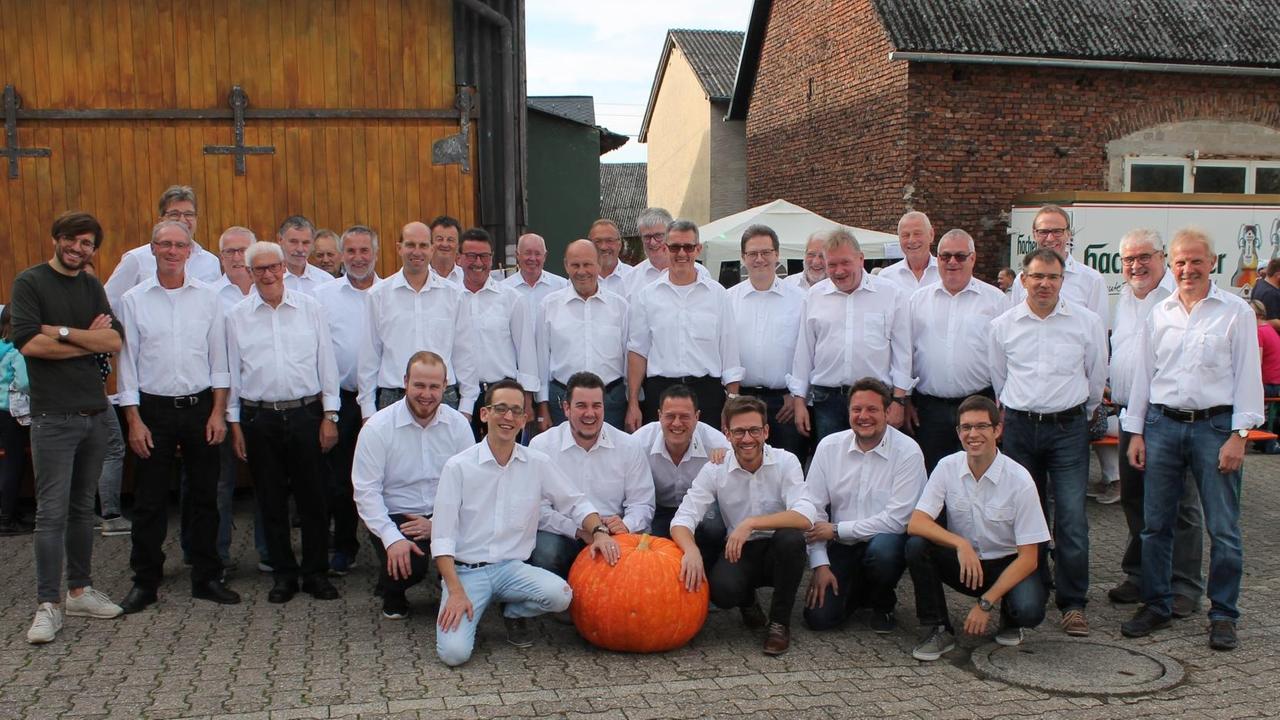 Gruppenbild des Männerchors MGV Frohsinn Steinefrenz Gruppenbild des Männerchors MGV Frohsinn Steinefrenz