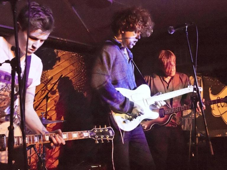 Die britische Band Viola Beach bei einem Auftritt am 10.1.2016 in London