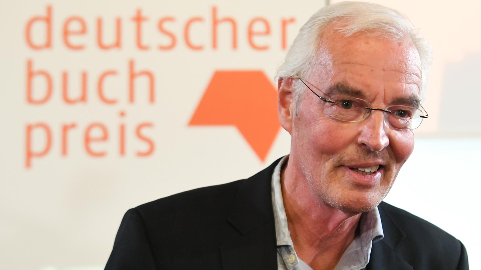 Der Autor Bodo Kirchhoff nach dem Gewinn des Deutschen Buchpreises 2016 Der Autor Bodo Kirchhoff nach dem Gewinn des Deutschen Buchpreises 2016