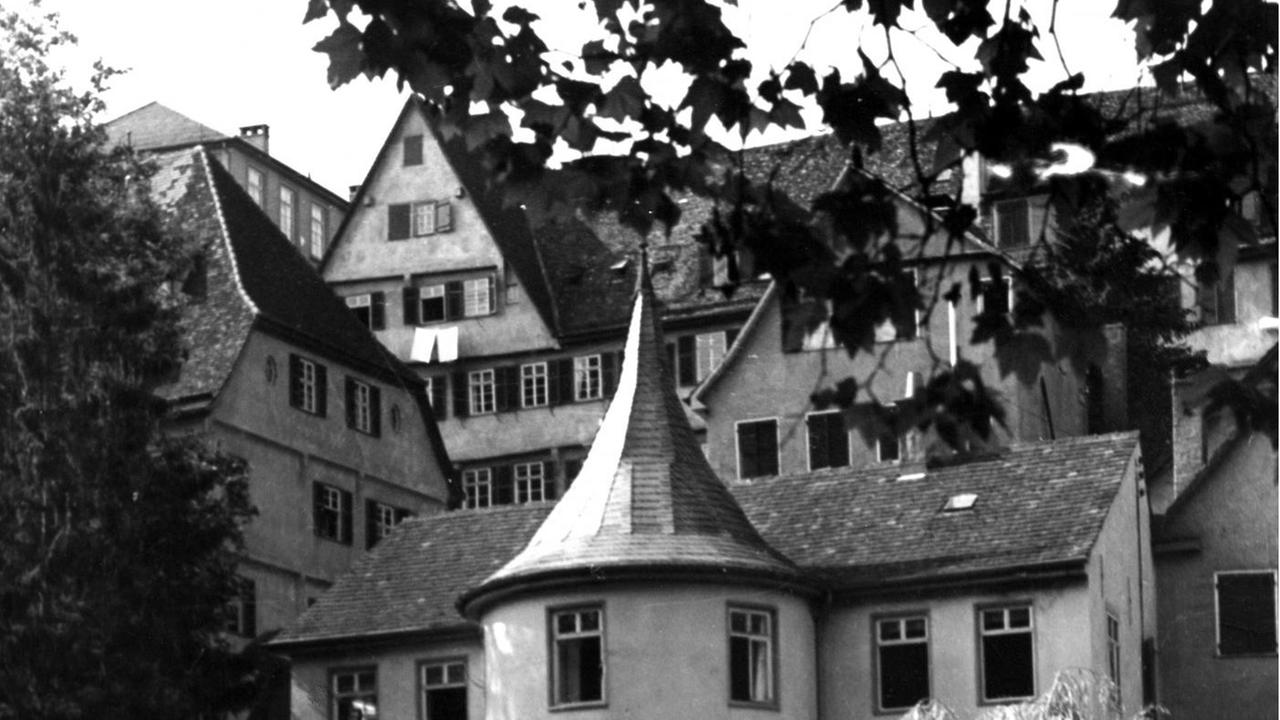 Der Hölderlinturm in Tübingen. Dort wohnte er bis zu seinem Tode. Foto von 1955 Der Hölderlinturm in Tübingen. Dort wohnte er bis zu seinem Tode. Foto von 1955