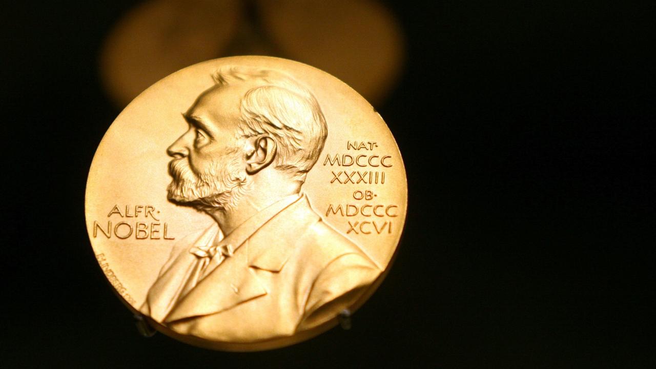 Eine Medaille mit dem Kopf von Alfred Nobel Eine Medaille mit dem Kopf von Alfred Nobel