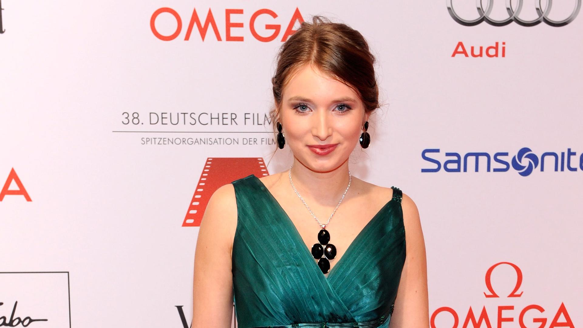 Die Schauspielerin Constanze Wächter beim 38. Deutschen Filmball in den Bayerischen Hof in München.