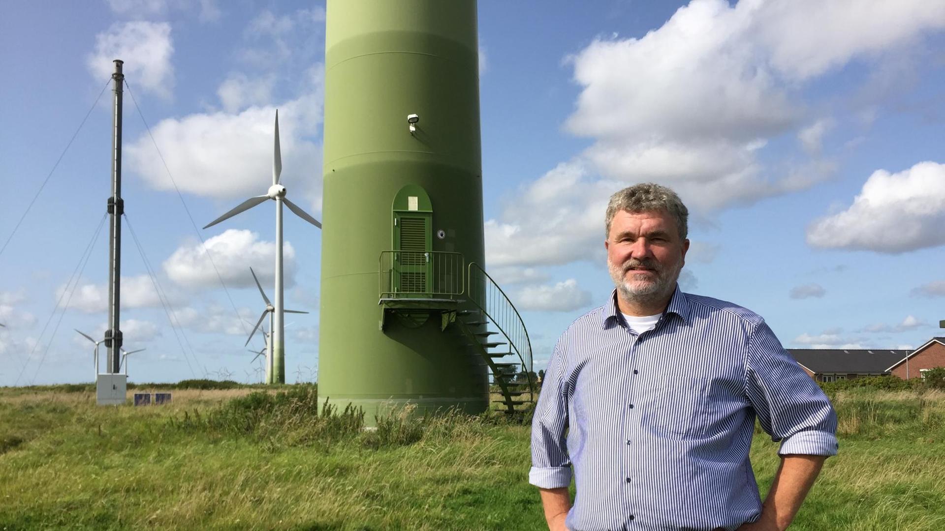 Dieter Haack ist 1987 als Monteur bei der Eröffnung dabei und heute Prokurist des Windparks Dieter Haack ist 1987 als Monteur bei der Eröffnung dabei und heute Prokurist des Windparks