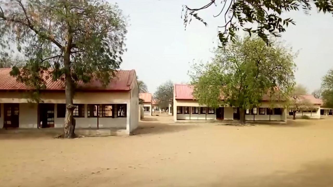 Das Bild zeigt eine Schule in dem Land Nigeria. Das Bild zeigt eine Schule in dem Land Nigeria.