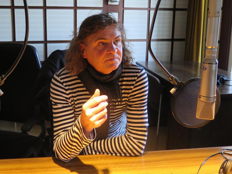 Der Musiker Hans-Eckardt Wenzel war zu Gast in der Sendung "Tonart" im Deutschlandradio Kultur.