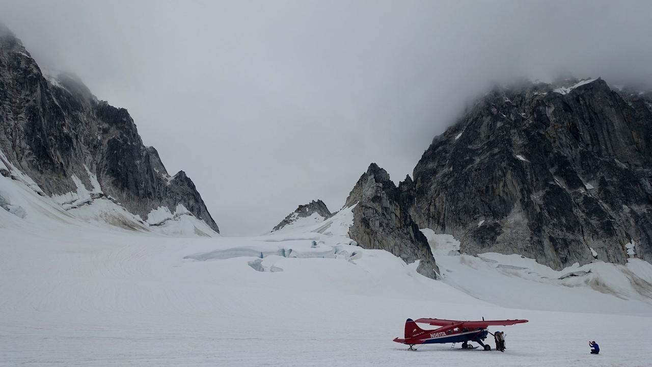 Am Pika-Gletscher: knarzender Schnee in völliger Abgeschiedenheit Am Pika-Gletscher: knarzender Schnee in völliger Abgeschiedenheit