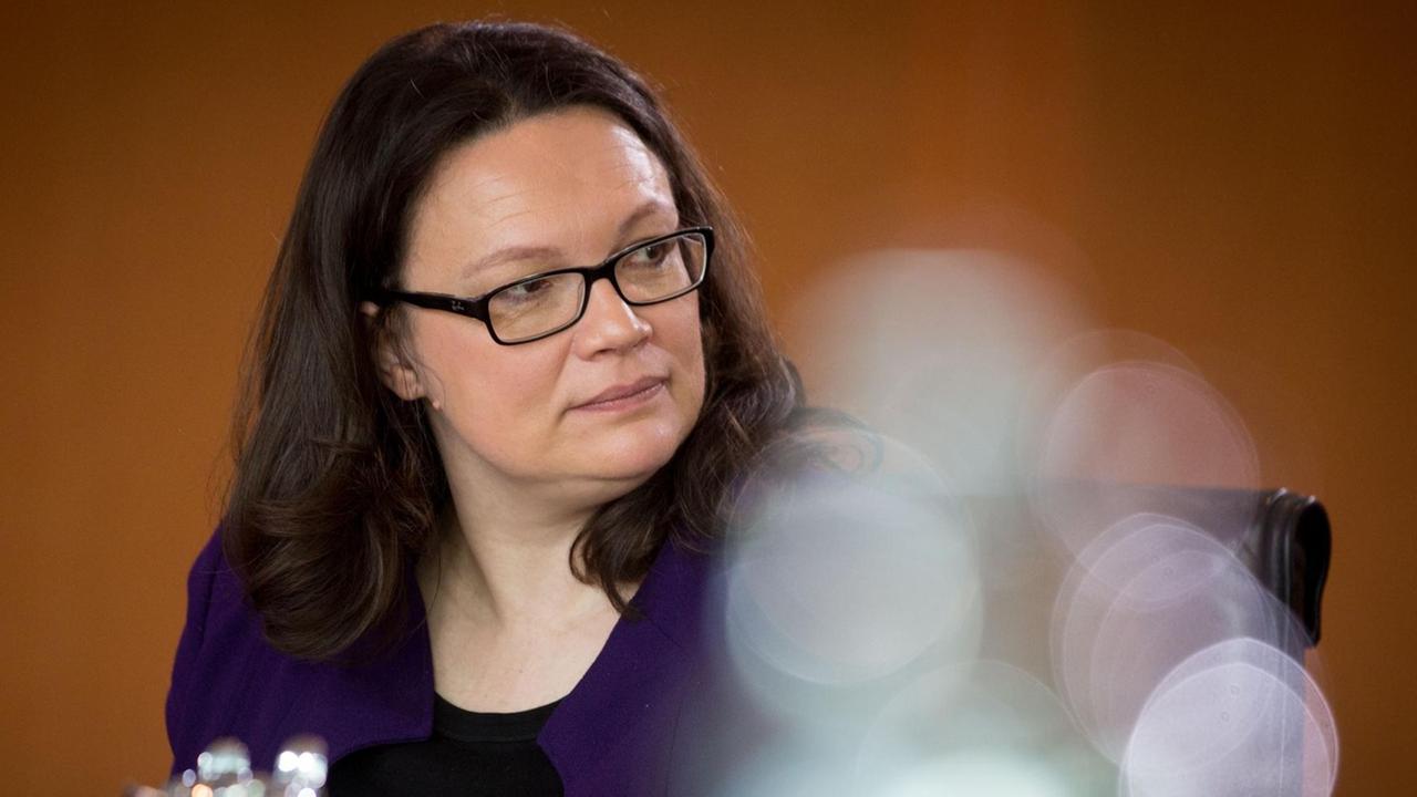 Bundesarbeitsministerin Andrea Nahles (SPD) bei einer Sitzung des Bundeskabinetts im Bundeskanzleramt. Bundesarbeitsministerin Andrea Nahles (SPD) bei einer Sitzung des Bundeskabinetts im Bundeskanzleramt.
