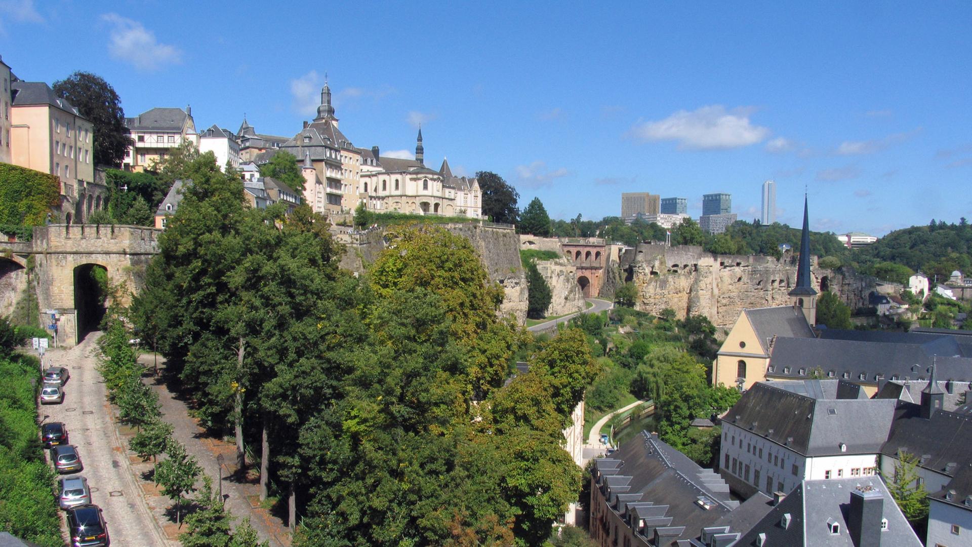 Teilansicht der Festungsmauer in Luxemburg Stadt Teilansicht der Festungsmauer in Luxemburg Stadt