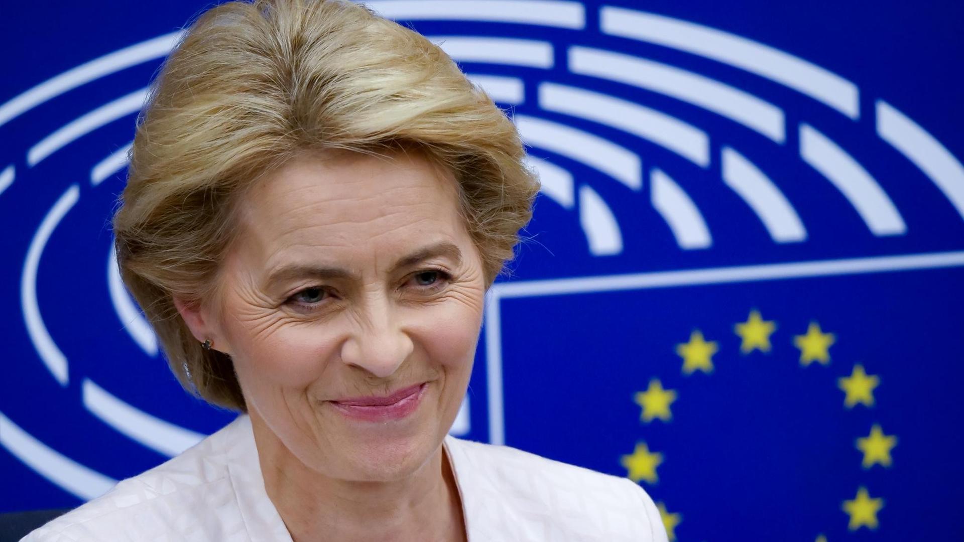 Ursula von der Leyen auf einer Pressekonferenz nach ihrer Wahl zur Präsidentin der EU-Kommission Ursula von der Leyen auf einer Pressekonferenz nach ihrer Wahl zur Präsidentin der EU-Kommission