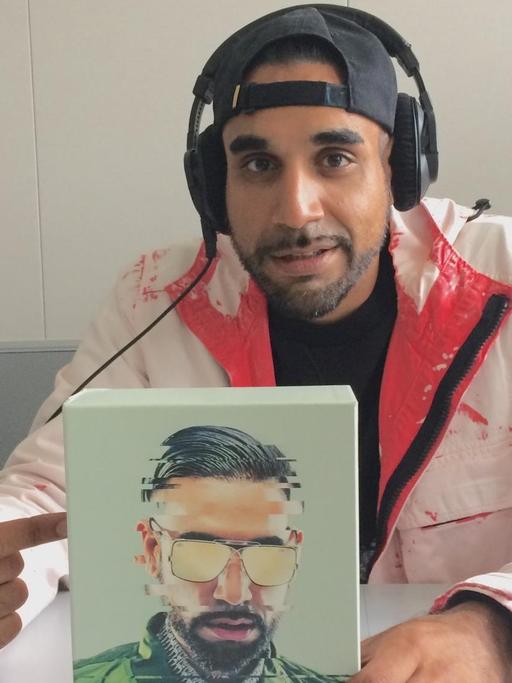 Ali As präsentiert die Box Insomnia (Bild: Axel Rahmlow)