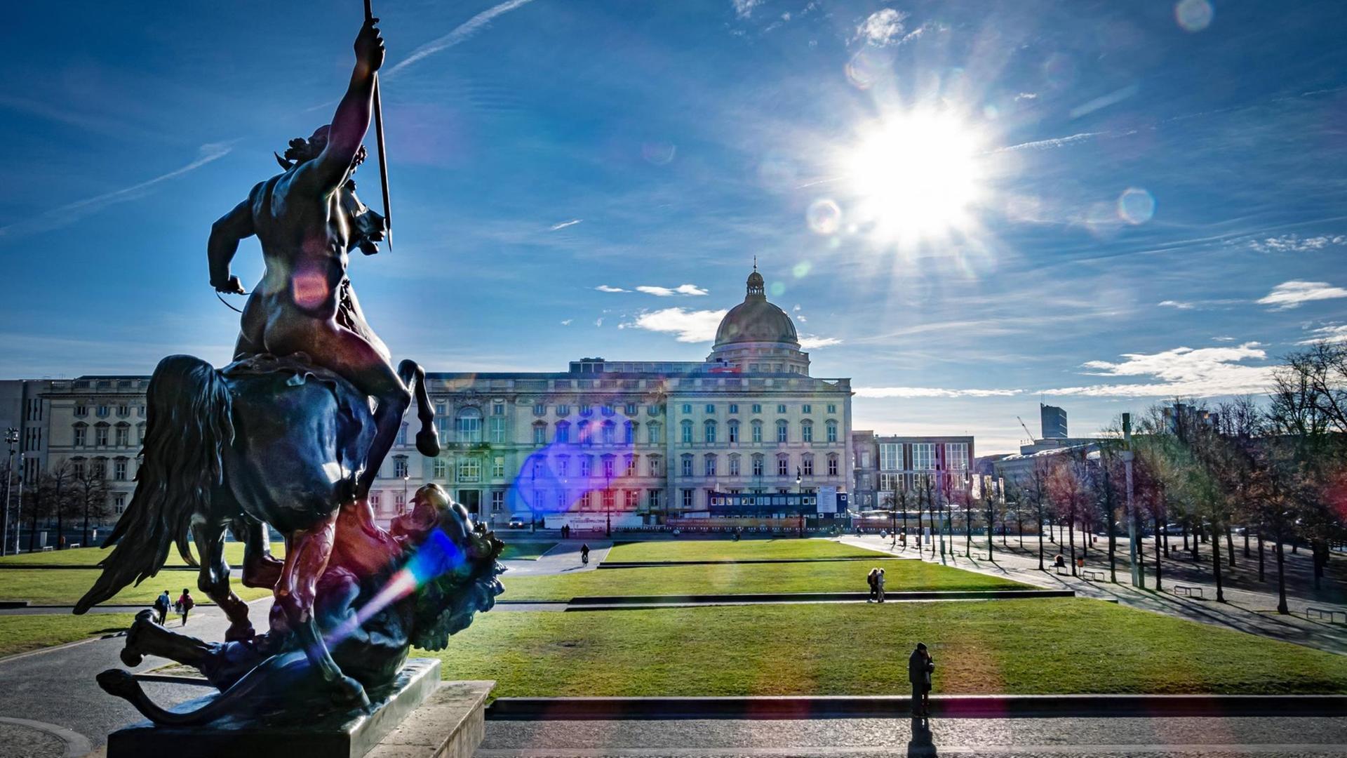 Berlin Mitte, Museumsinsel: Humboldt-Forum Berlin am Schlossplatz Berlin Mitte, Museumsinsel: Humboldt-Forum Berlin am Schlossplatz