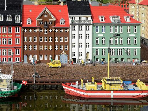 Eine Stadtansicht von Kopenhagen wurde aus Legosteinen nachgebaut.