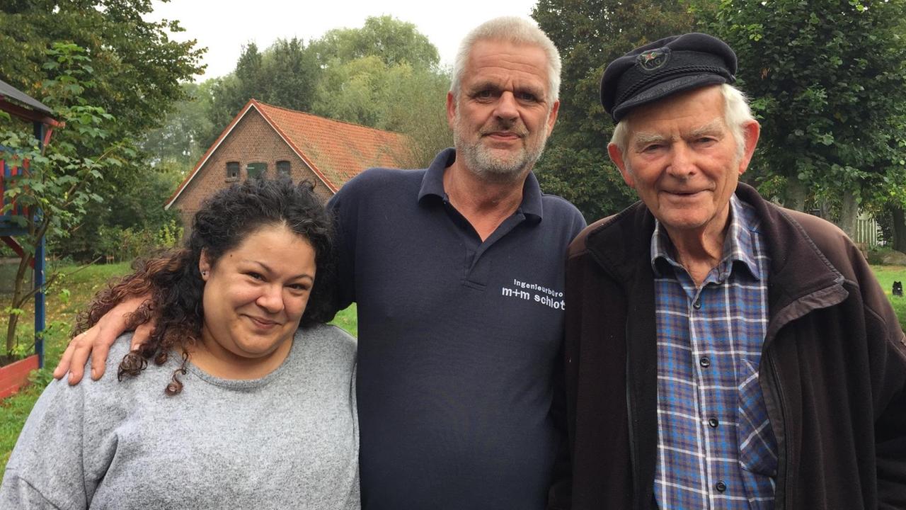 Uwe Schlott (re) mit Sohn Michael und dessen Frau Miriam. Uwe Schlott (re) mit Sohn Michael und dessen Frau Miriam.