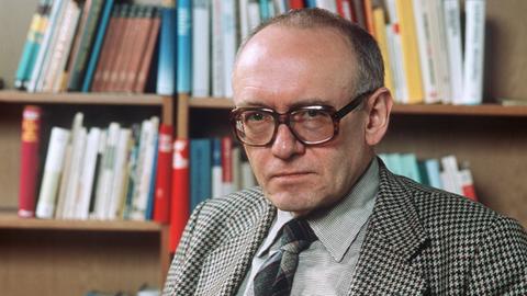 Der österreichische Schriftsteller und Dichter Ernst Jandl in den 70-er Jahren.