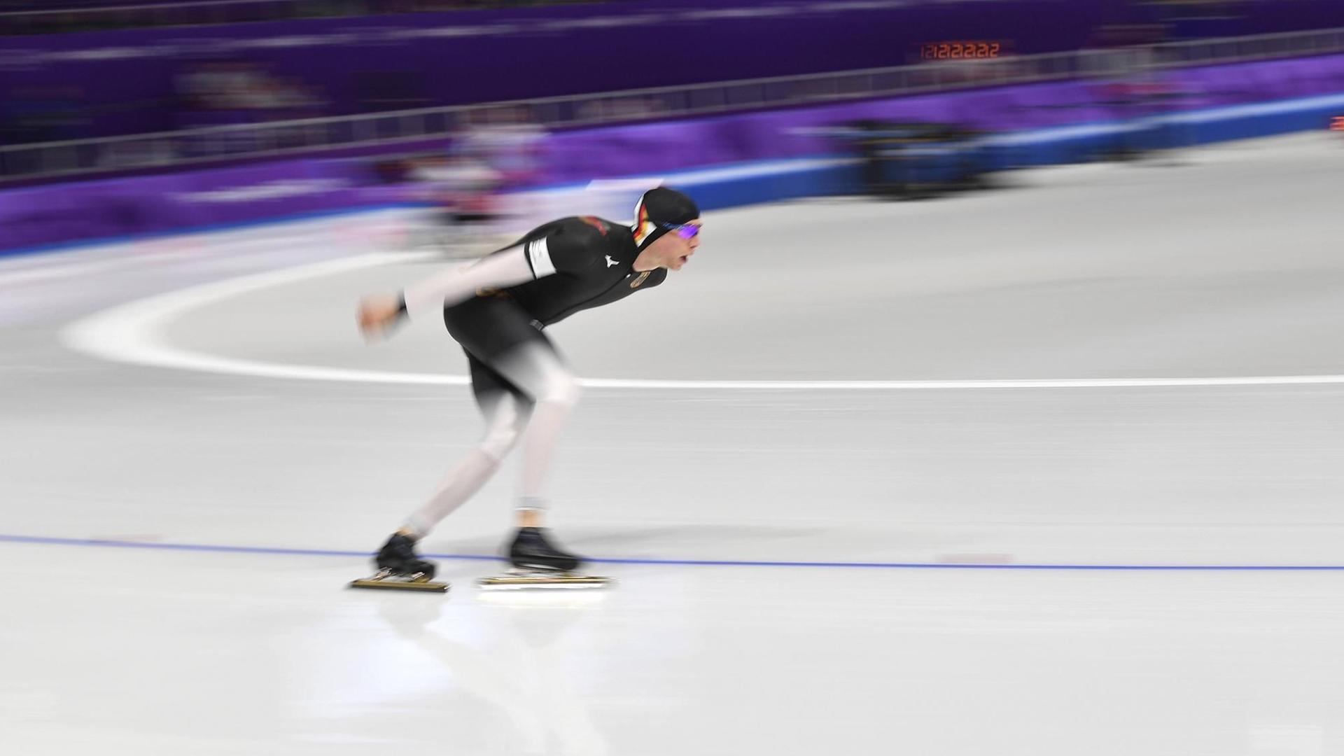 Moritz GEISREITER (GER),Aktion. Speedskating Men,Eisschnelllaufen,10 000 m Herren am 15.02.2018 Gangneung Oval, Olympische Winterspiele 2018, vom 09.02. - 25.02.2018 in PyeongChang/ Suedkorea.  *** Moritz Gala riding GER action speed skating men speed skating 10 000 m men on 15 02 2018 Gangneung oval Winter Olympics 2018 from 09 02 25 02 2018 in PyeongChang Korea  Moritz GEISREITER (GER),Aktion. Speedskating Men,Eisschnelllaufen,10 000 m Herren am 15.02.2018 Gangneung Oval, Olympische Winterspiele 2018, vom 09.02. - 25.02.2018 in PyeongChang/ Suedkorea.  *** Moritz Gala riding GER action speed skating men speed skating 10 000 m men on 15 02 2018 Gangneung oval Winter Olympics 2018 from 09 02 25 02 2018 in PyeongChang Korea Â