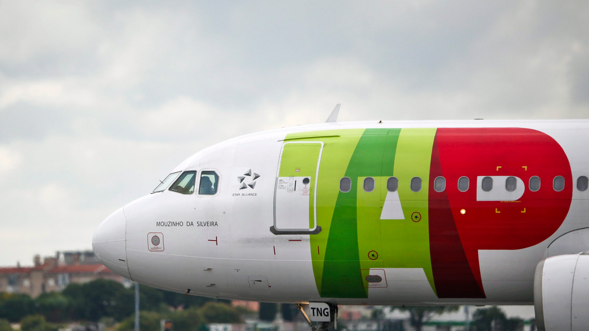 Airbus A320-214 der portugiesischen Fluggesellschaft TAP Airbus A320-214 der portugiesischen Fluggesellschaft TAP