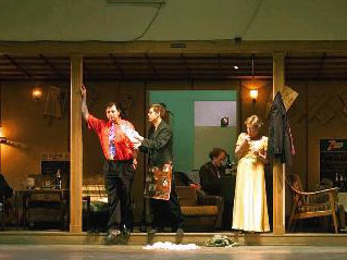 Das Bühnenbild von Anna Viebrock in Ödoen von Horvaths "Zur schönen Aussicht" aufgenommen am Samstag, 24. Juli 1999, während einer Hauptprobe der Salzburger Festspiele im Salzburger Landestheater.