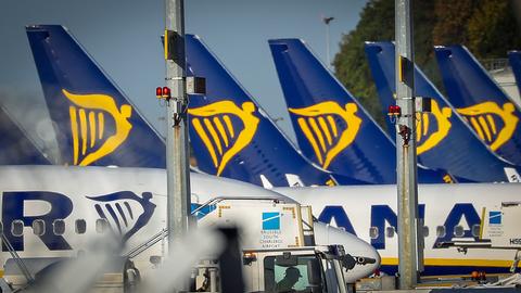 Flugzeuge der Ryanair auf dem Flughafen Brüssel-Charleroi, aufgenommen am 10.8.2018: Die Piloten der irischen Billigfluggesellschaft streiken in mehreren Ländern Europas.
