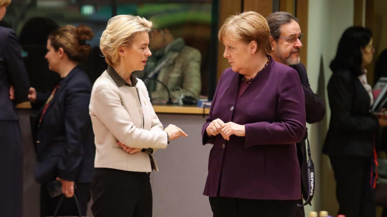 Die Präsidentin der EU-Kommission, Ursula von der Leyen, und Bundeskanzlerin Angela Merkel. Die Präsidentin der EU-Kommission, Ursula von der Leyen, und Bundeskanzlerin Angela Merkel.