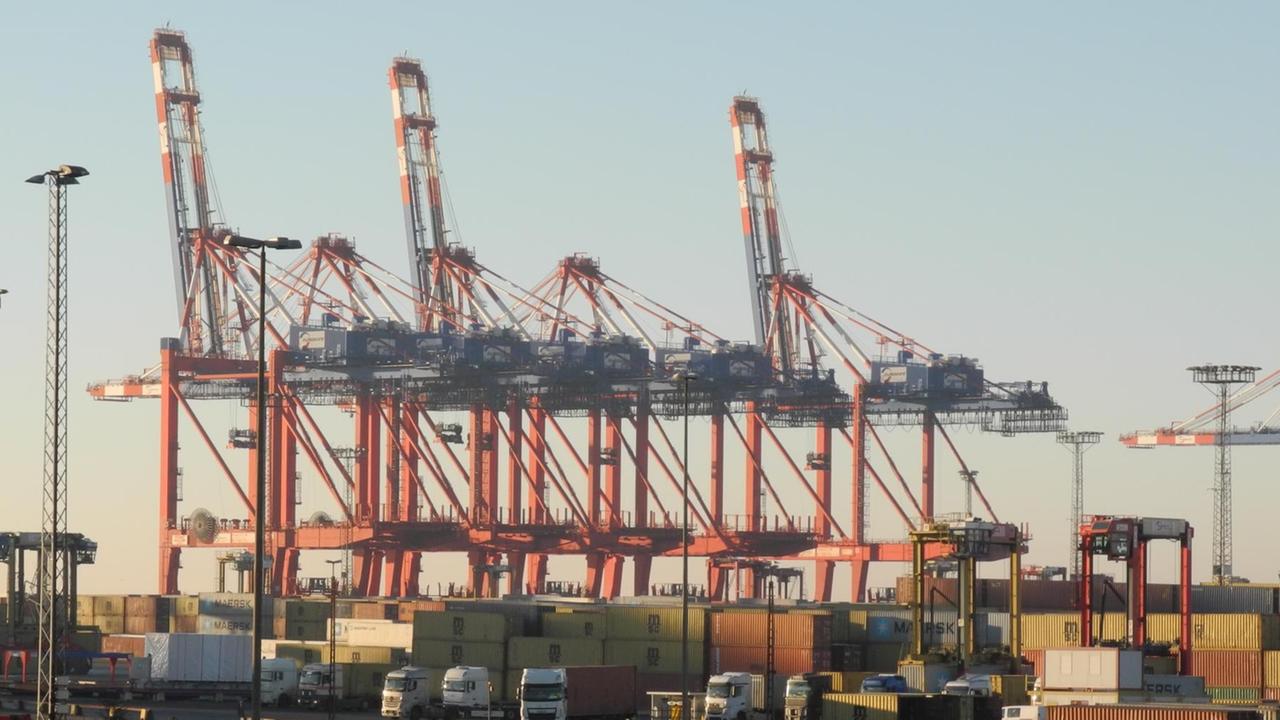 Containerkräne in Bremerhaven Containerkräne in Bremerhaven