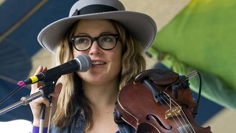 Sara Watkins auf dem "Clearwater River Revival Festival" in Croton-on-Hudson, New York, USA.