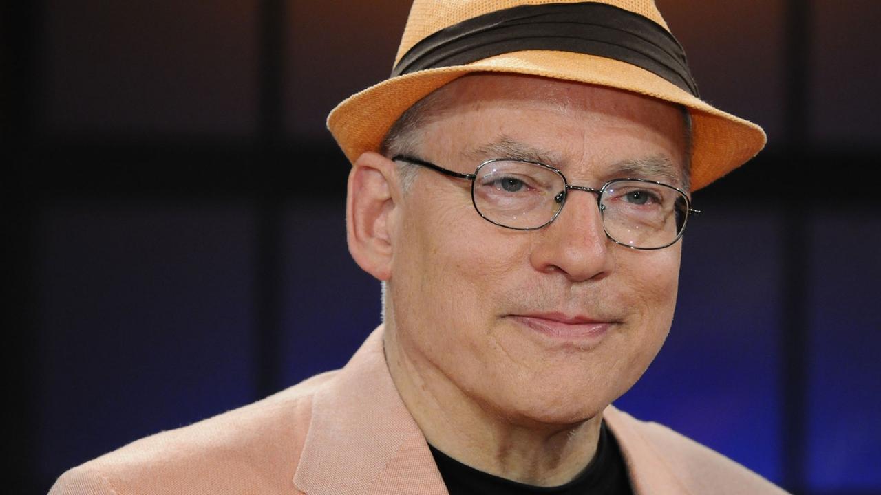 Der Filmemacher Rosa von Praunheim (Holger Bernhard Bruno Mischwitzky, geboren als Holger Radtke) zu Gast in der WDR-Talkshow "Kölner Treff" Der Filmemacher Rosa von Praunheim (Holger Bernhard Bruno Mischwitzky, geboren als Holger Radtke) zu Gast in der WDR-Talkshow "Kölner Treff"