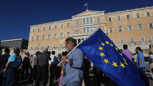 Nach einer friedlichen Demonstration in Athen kam es zu gewalttätigen Ausschreitungen von Autonomen.