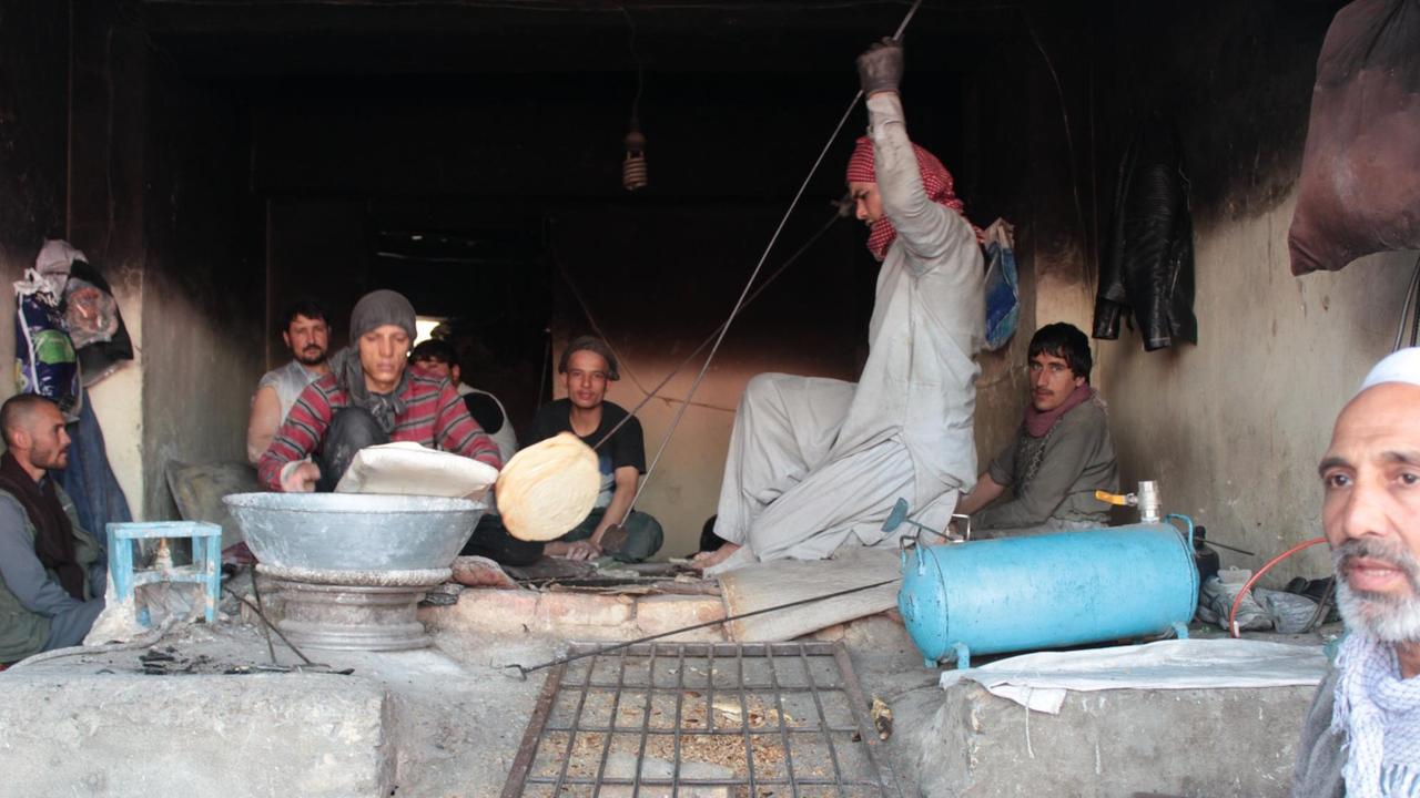 Traditionelle Rollenverteilung - in der Regel ist noch der Mann der Brotverdiener in Afghanistan.