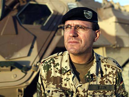 Oberst Georg Klein, verantwortlich für den Nato-Luftangriff auf zwei Tanklaster in Afghanistan. Oberst Georg Klein, verantwortlich für den Nato-Luftangriff auf zwei Tanklaster in Afghanistan.