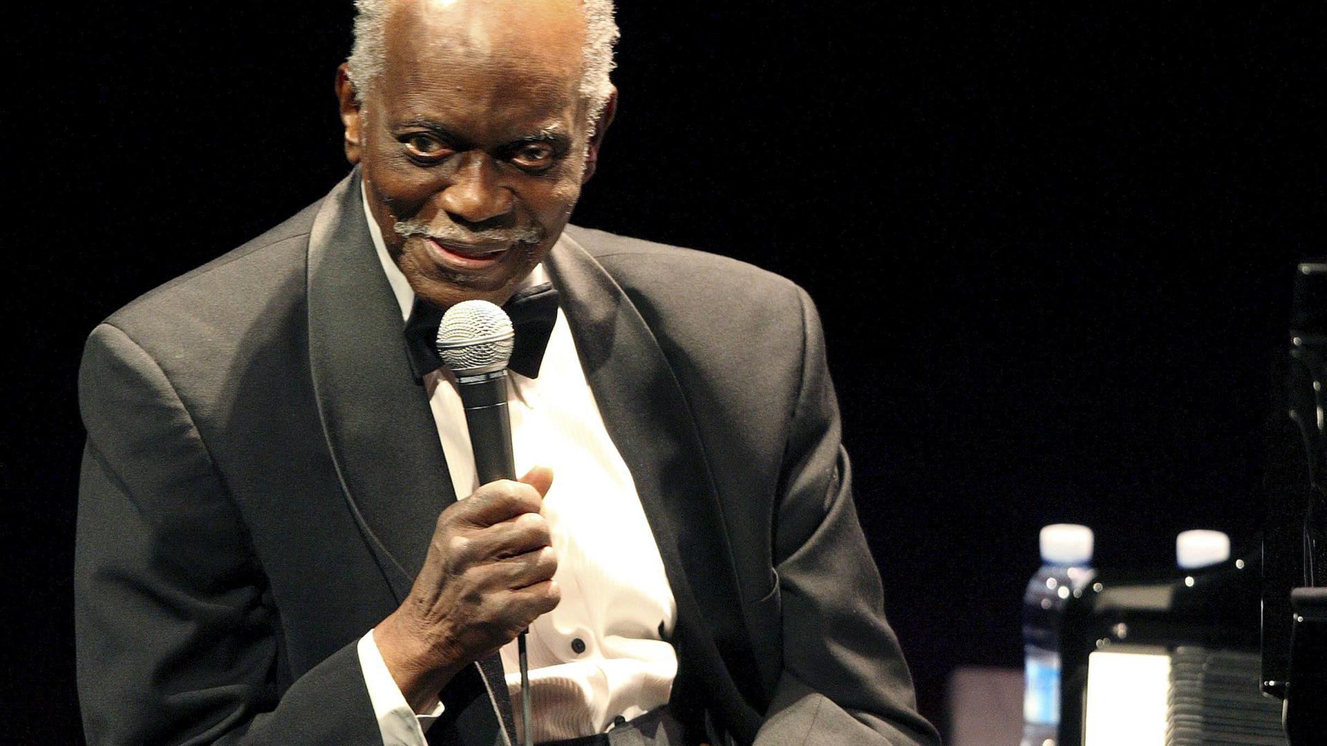 Der US-Pianist Hank Jones, aufgenommen auf dem 44. San Sebastian Jazz Festival im Jahr 2009 Der US-Pianist Hank Jones, aufgenommen auf dem 44. San Sebastian Jazz Festival im Jahr 2009