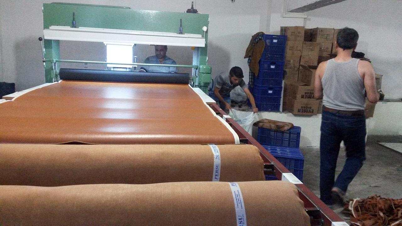 Viele Arbeiter in den Schuhfabriken von Gaziantep stammen mittlerweile aus Syrien. Viele Arbeiter in den Schuhfabriken von Gaziantep stammen mittlerweile aus Syrien.