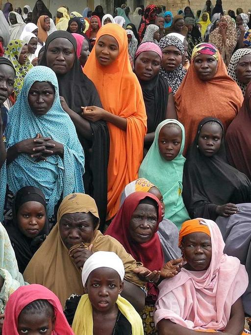 Menschen in Nigeria fliehen vor dem Terror von Boko Haram.