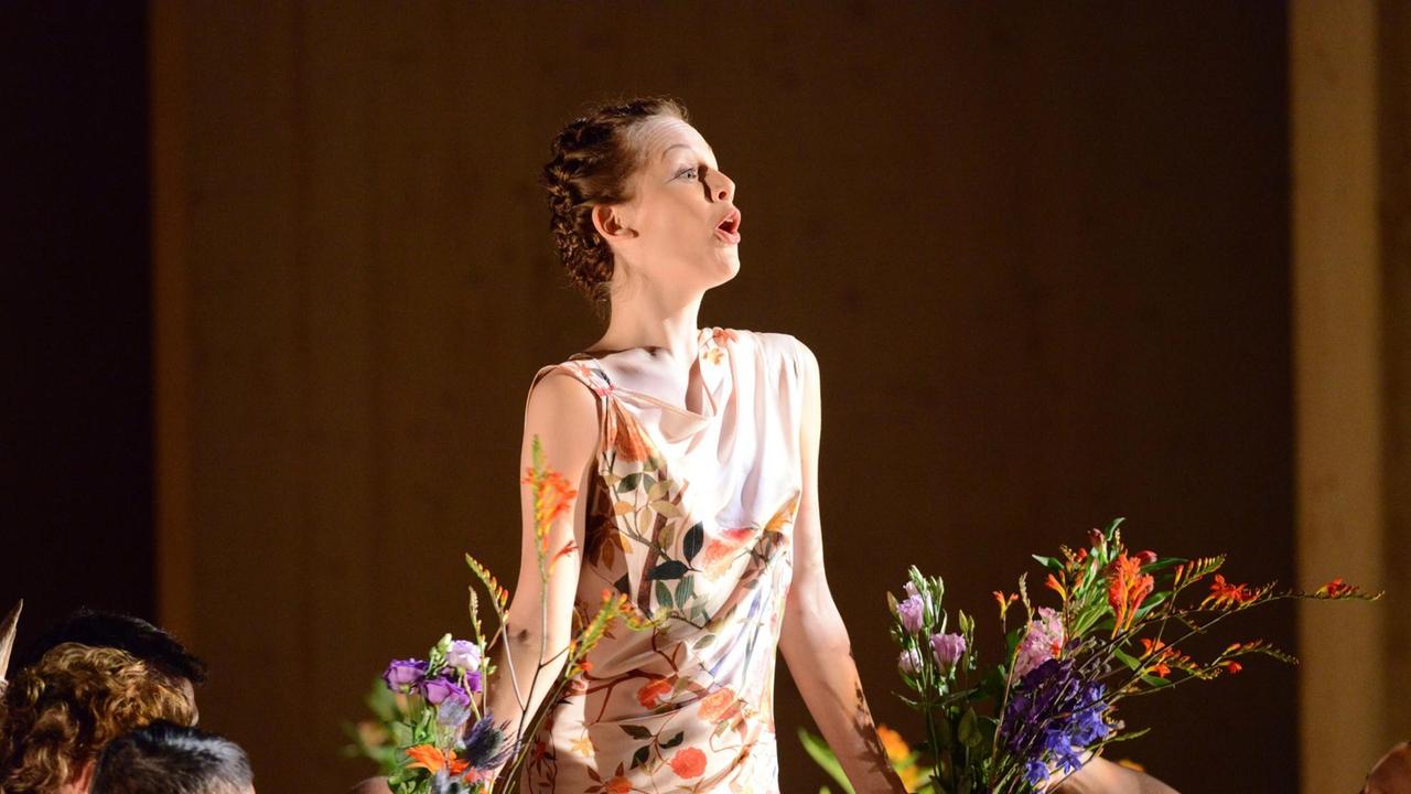 Anna Lucia Richter als Euridice singt am 18.06.2015 im Festspielhaus in Baden-Baden (Baden-Wuerttemberg) in der Generalprobe von Monteverdis "Orfeo"" - einer choreografischen Oper in der Fassung von von Sasha Waltz. 