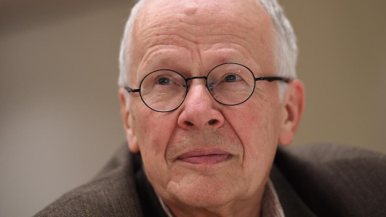 Der menschenrechtspolitische Sprecher der Fraktion Bündnis 90/Die Grünen, Tom Koenigs Der menschenrechtspolitische Sprecher der Fraktion Bündnis 90/Die Grünen, Tom Koenigs