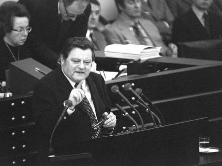 Franz-Josef Strauß bei einer Rede im Deutschen Bundestag 1973