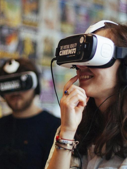 Gäste des Virtual-Reality-Kinos von Amsterdam