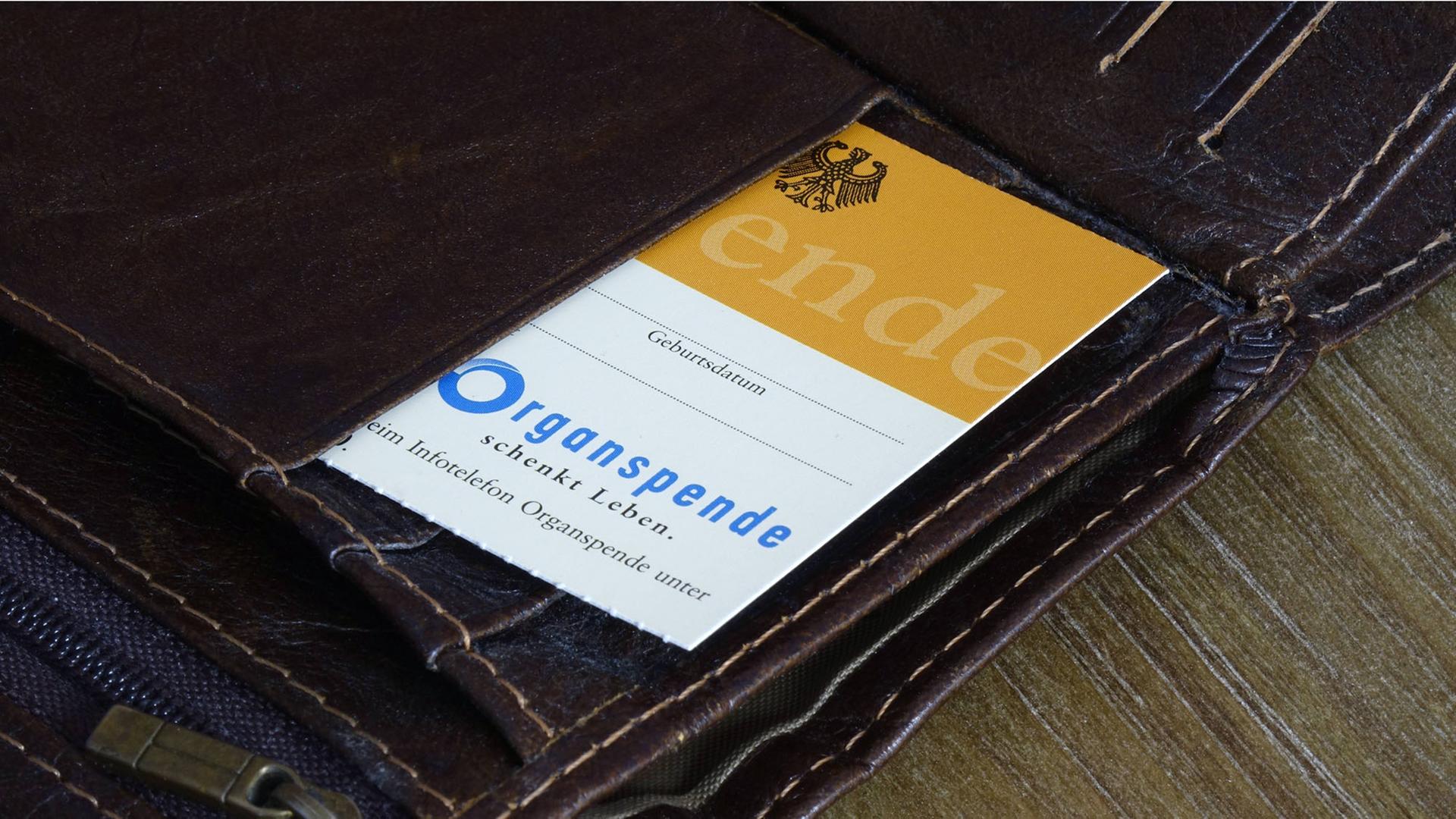 Portemonnaie mit Organspendeausweis Portemonnaie mit Organspendeausweis