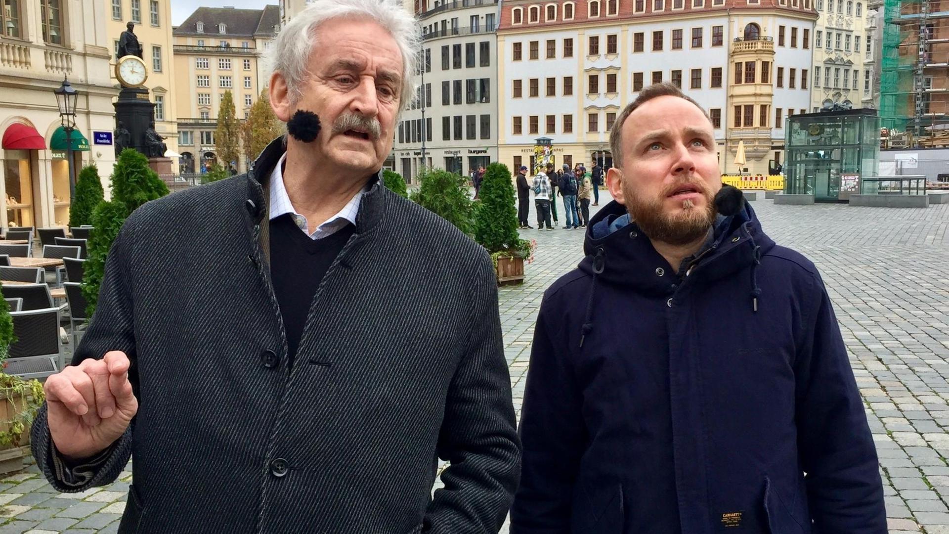Der Trompeter und Dirigent Ludwig Güttler (l) und der Moderator Olaf Kosert auf dem Platz vor der Frauenkirche Der Trompeter und Dirigent Ludwig Güttler (l) und der Moderator Olaf Kosert auf dem Platz vor der Frauenkirche