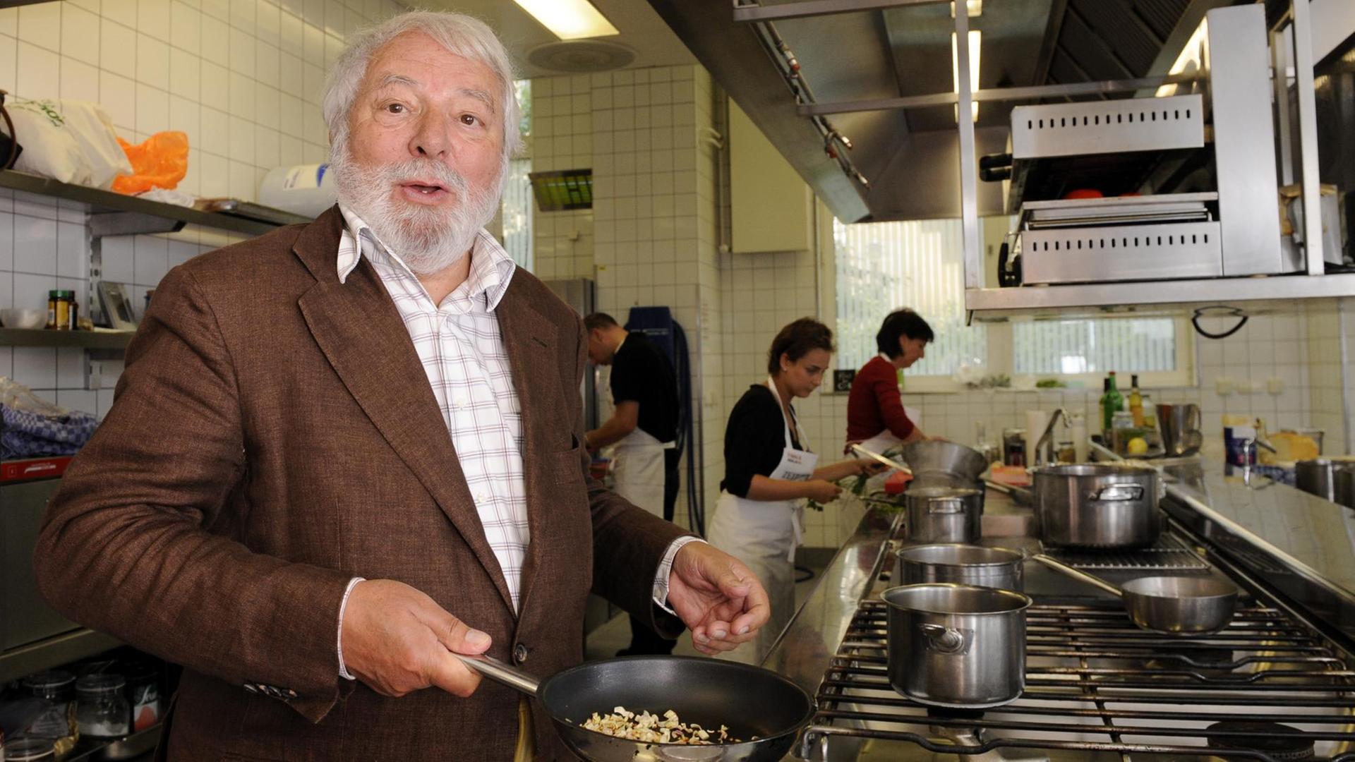 Der Gastronomiekritiker und Autor Wolfram Siebeck im Jahr 2009 Der Gastronomiekritiker und Autor Wolfram Siebeck im Jahr 2009