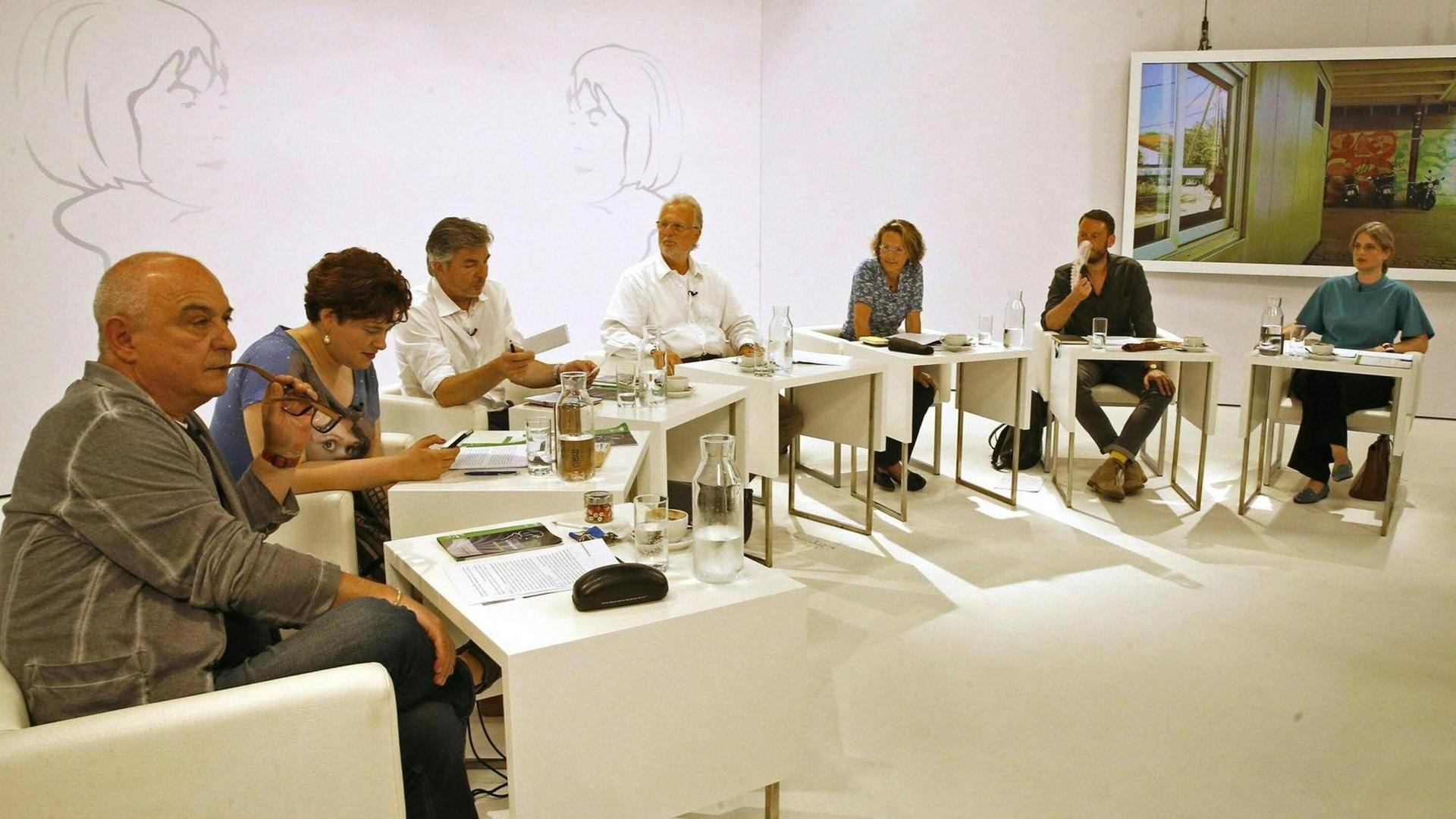 Die Jury am Donnerstag, 27. Juni 2019, während des 1. Tags des Wettlesens um den Ingeborg Bachmann-Preis in Klagenfurt. Die Jury am Donnerstag, 27. Juni 2019, während des 1. Tags des Wettlesens um den Ingeborg Bachmann-Preis in Klagenfurt.